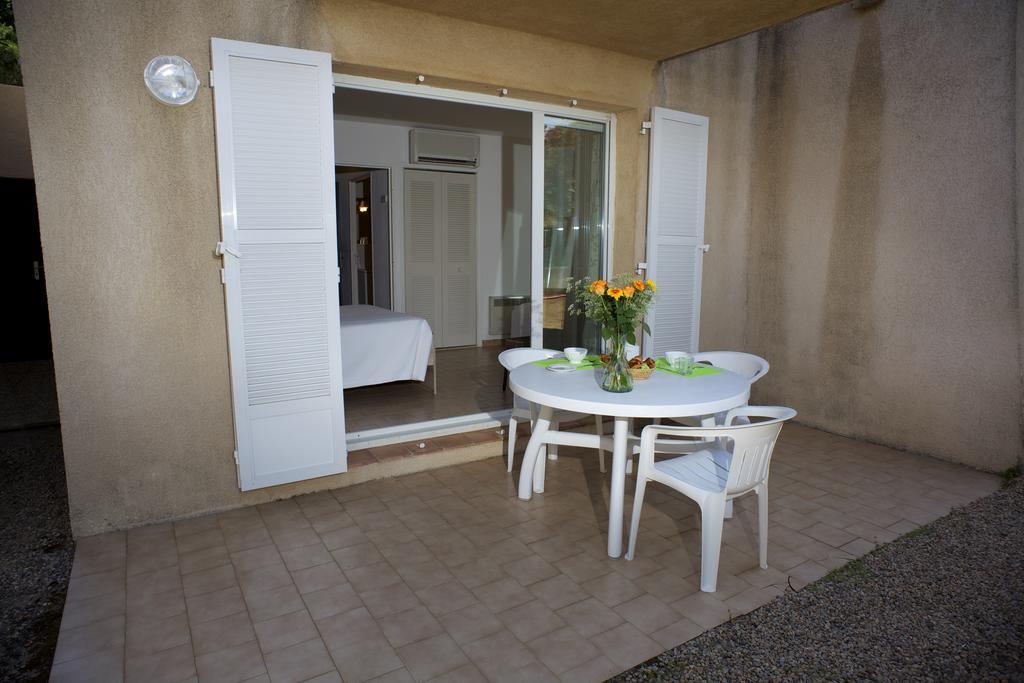 Motel Le Vieux Moulin LʼÎle-Rousse Exterior foto