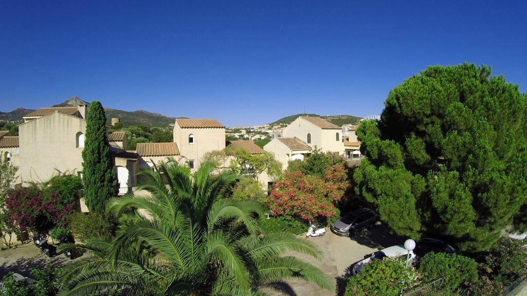 Motel Le Vieux Moulin LʼÎle-Rousse Exterior foto