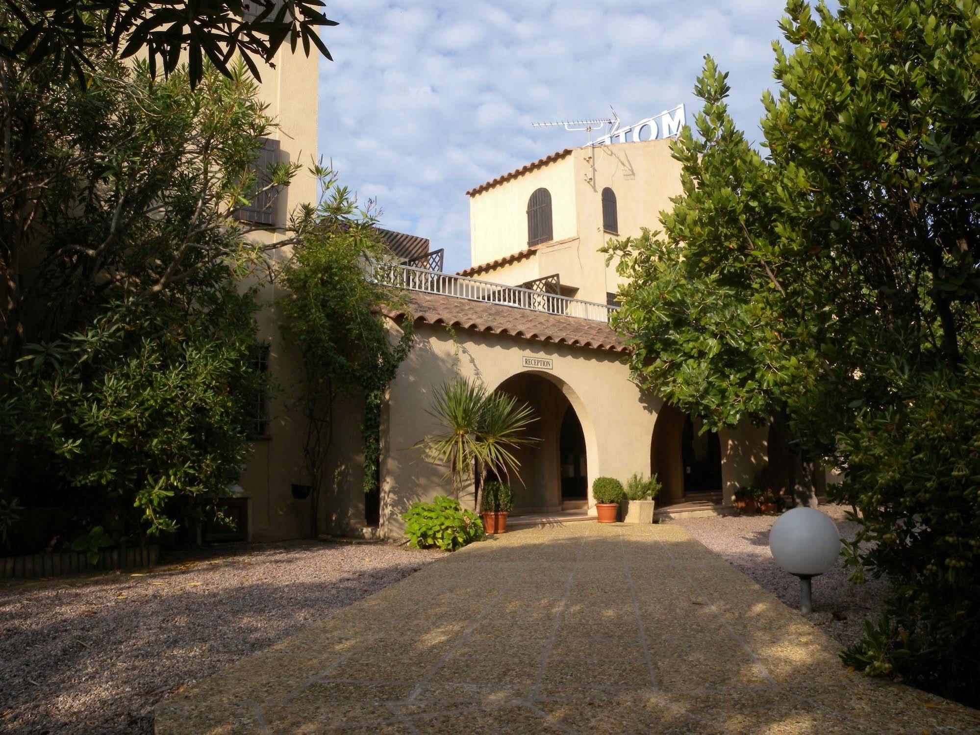 Motel Le Vieux Moulin LʼÎle-Rousse Exterior foto